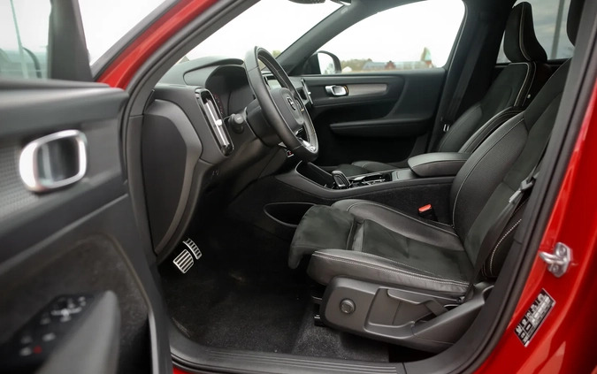 Volvo XC 40 cena 111900 przebieg: 124636, rok produkcji 2019 z Halinów małe 781